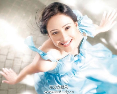 使用遮陽(yáng)傘也別忘了用防曬霜