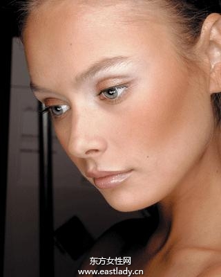 皮膚松弛的原因和護理要點