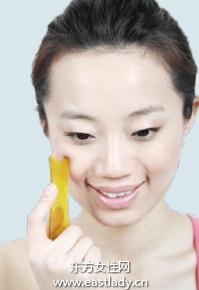 面部刮痧能有效淡化色斑