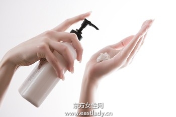 生理期肌膚干燥保濕護膚很關(guān)鍵