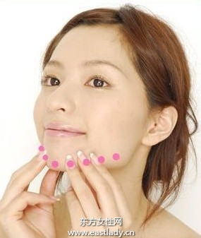 中醫(yī)按摩輕松去除粉刺