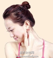 頸部按摩方法消除惹人頸紋
