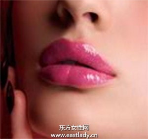 正確的唇部護(hù)理方法