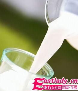 去黑頭小竅門之鹽加牛奶去黑頭