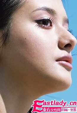 右臉頰長痘痘的原因以及解決方法