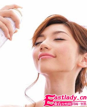 保濕噴霧 隨時(shí)喚醒肌膚活力