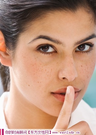 皮膚出現(xiàn)黑斑的解決方法