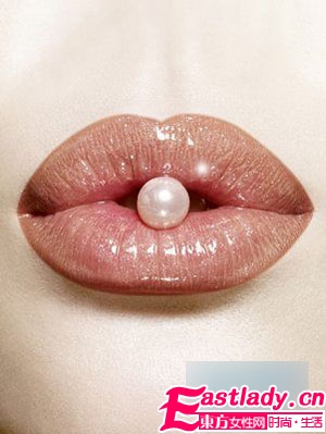 雙唇變水潤(rùn)的護(hù)膚技巧