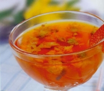 DIY兩款保濕飲品給肌膚補(bǔ)水