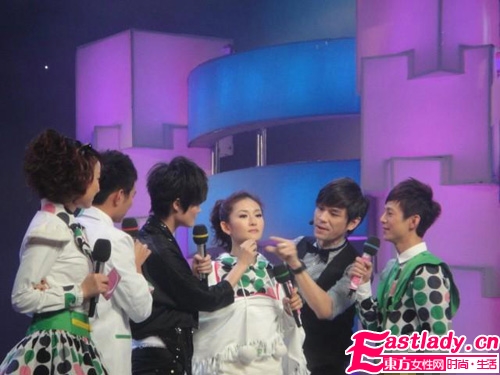 謝娜整容前后對(duì)比照片 謝娜整容了嗎 謝娜整容圖片