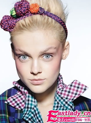 明眸動(dòng)人 秋季排毒祛黑眼圈妙招