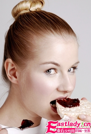 女人吃太飽會加速衰老