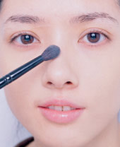 彩妝打造高挺鼻子