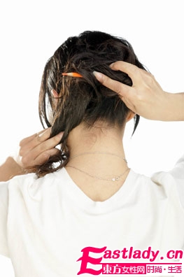 用鉛筆盤發(fā)的方法 簡(jiǎn)單實(shí)用