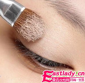 六小步畫出 清純 派煙熏妝容