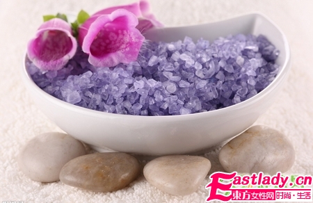 怎樣用鹽美容 鹽洗臉好處多