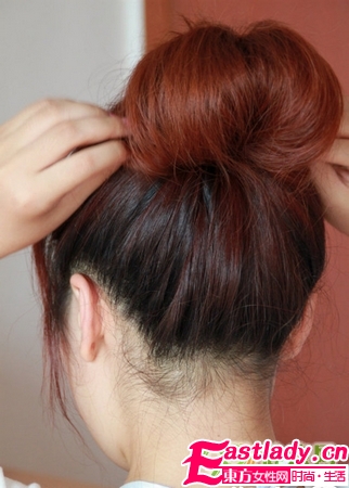 花苞頭的扎法詳細(xì)步驟圖解