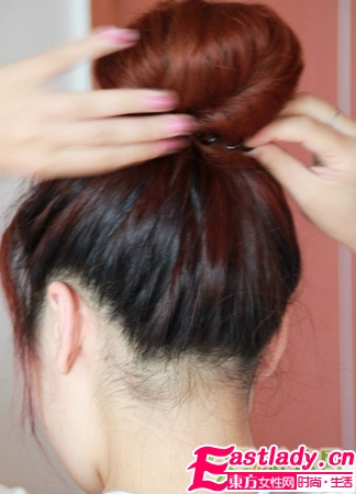 花苞頭的扎法詳細(xì)步驟圖解