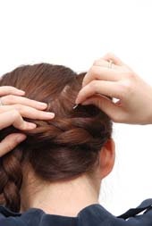 超時尚的麻花辮盤發(fā)