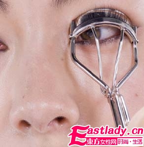 永不失敗的刷睫毛方法