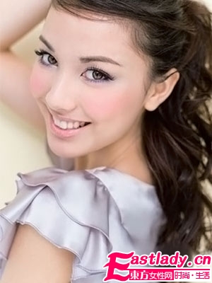 2月星座的浪漫桃花妝