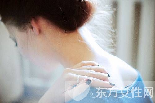 頸部疲勞怎么辦 一天24小時簡單按摩操防御頸椎病