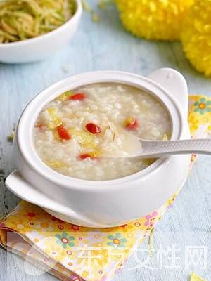 六款冬季美容養(yǎng)顏粥 好氣色吃出來