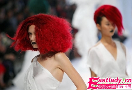 頂級(jí)假發(fā)展