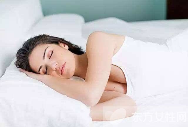 女人失眠的治療方法 試試這5種艾灸法