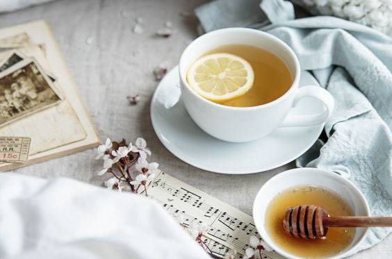 胃酸過多的癥狀 都有什么危害該怎么去治療呢