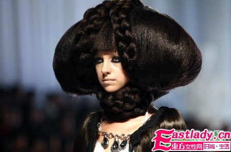 頂級(jí)假發(fā)展