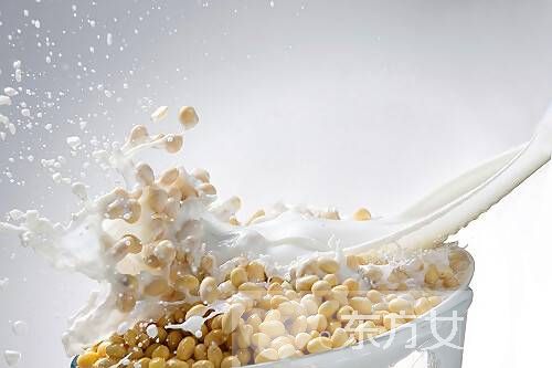 花式豆?jié){養(yǎng)人又養(yǎng)胃 7種花式豆?jié){你值得擁有