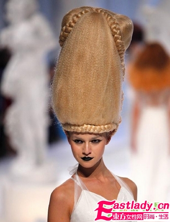 頂級(jí)假發(fā)展