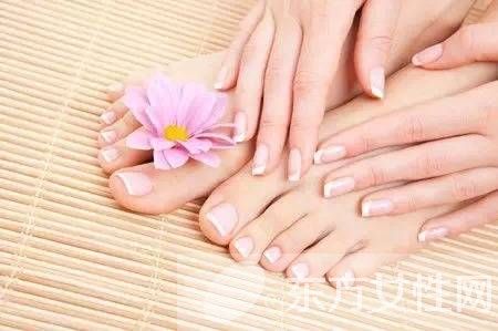 冬季足部保養(yǎng)不能懶 學(xué)會這幾招輕松搞定