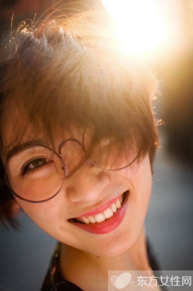 女性經(jīng)期頭疼 這樣做頭痛遠離你