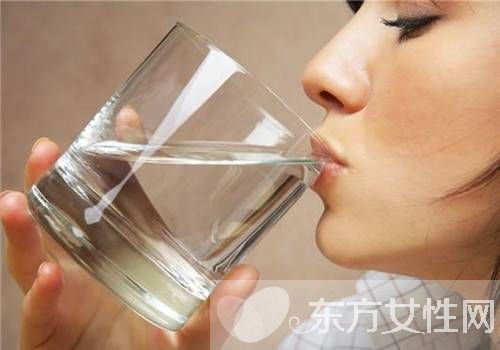 嘴上起泡是什么原因 該怎么治療