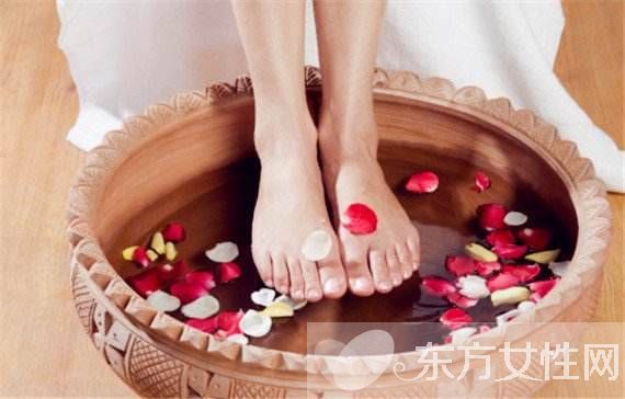 女生經(jīng)常手腳冰涼 8種方法讓你輕松告別