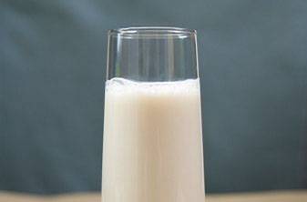 胃不好可以喝酸奶嗎 酸奶和牛奶哪個養(yǎng)胃