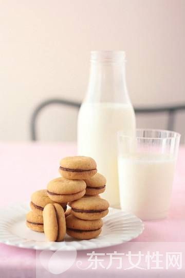 胃不好可以喝酸奶嗎 酸奶和牛奶哪個養(yǎng)胃