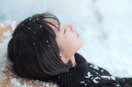 換季護唇誤區(qū)和法寶 讓你輕松對付干裂和死皮