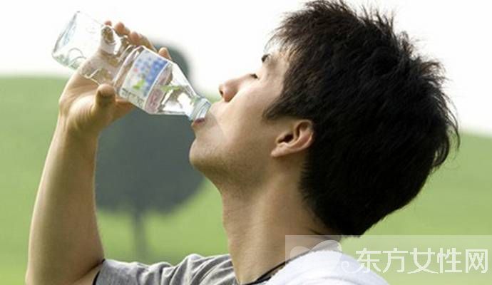 男性尿痛的現(xiàn)象有哪些 尿痛的三大原因