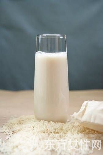 胃不好可以喝酸奶嗎 酸奶和牛奶哪個養(yǎng)胃