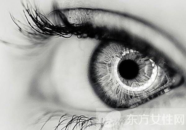 虹膜炎癥狀有哪些 虹膜炎吃什么好