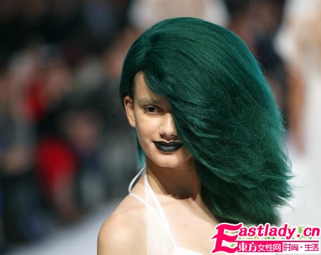 頂級(jí)假發(fā)展