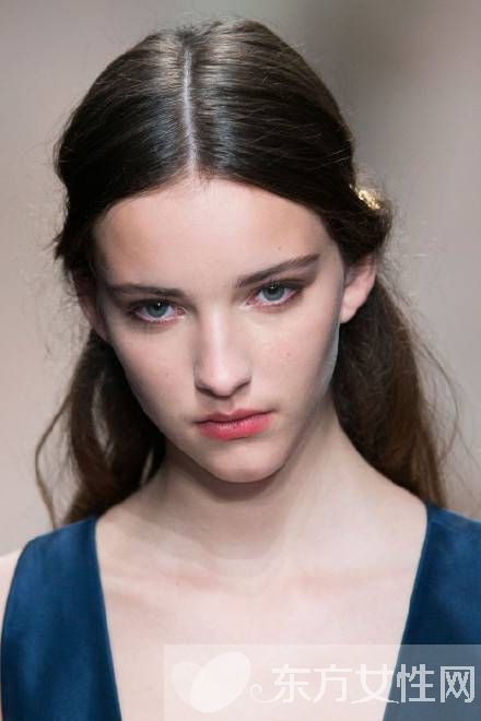 長白發(fā)的原因竟然是因為這個 學(xué)會這幾招輕松搞定白發(fā)