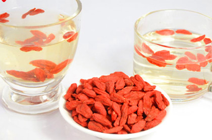 枸杞子泡茶喝有什么好處 揭秘枸杞子泡茶功效
