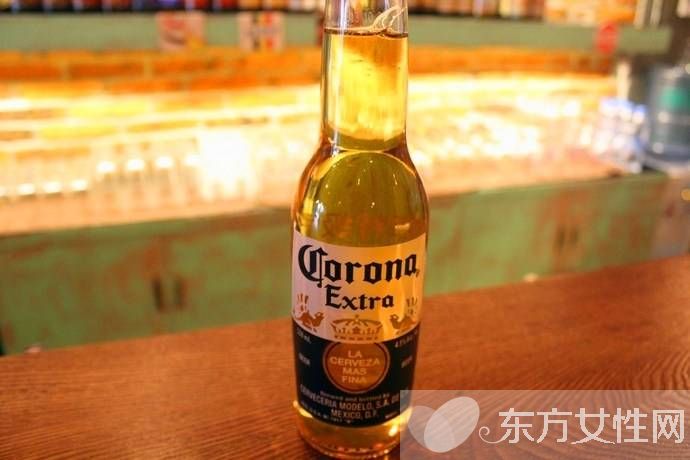 小心 這三個(gè)錯(cuò)誤喝水習(xí)慣喝多了會(huì)致癌