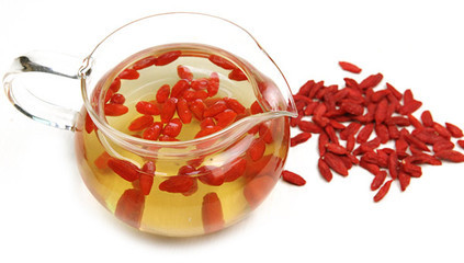 枸杞子泡茶喝有什么好處 揭秘枸杞子泡茶功效