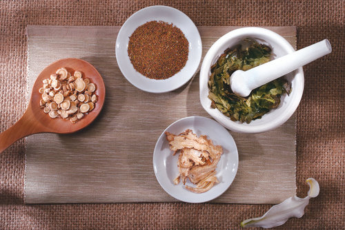 女人經(jīng)期可以吃中藥嗎 應(yīng)該注意哪些禁忌