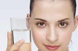 多喝水的好處有哪些呢 什么時(shí)候要多喝水